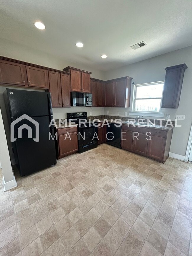 Photo - Spacious Home for Rent in Calera! View with 48 Hours Notice!