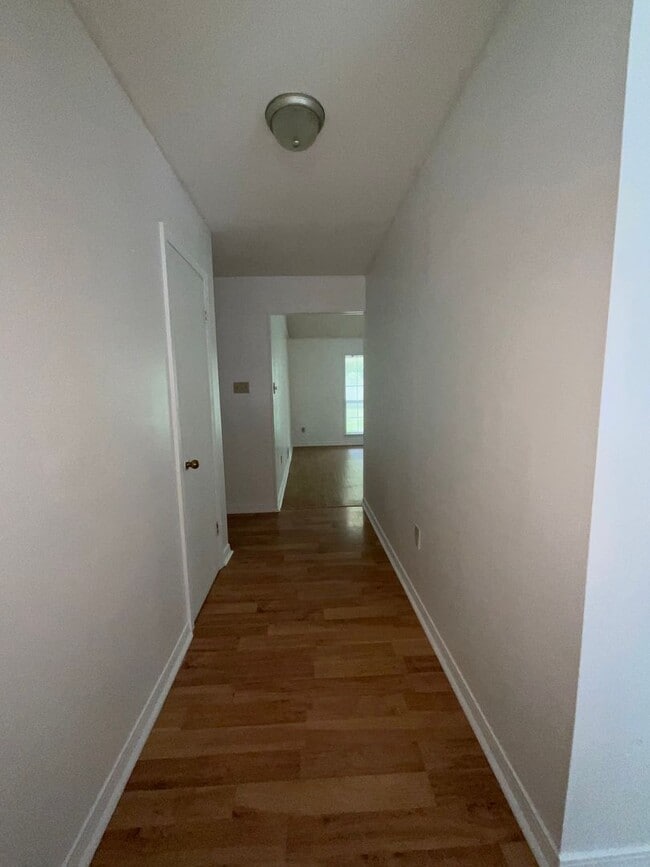 Photo - 1692 Stacy St