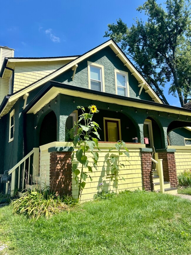 Building Photo - 210 Bucholz Ct