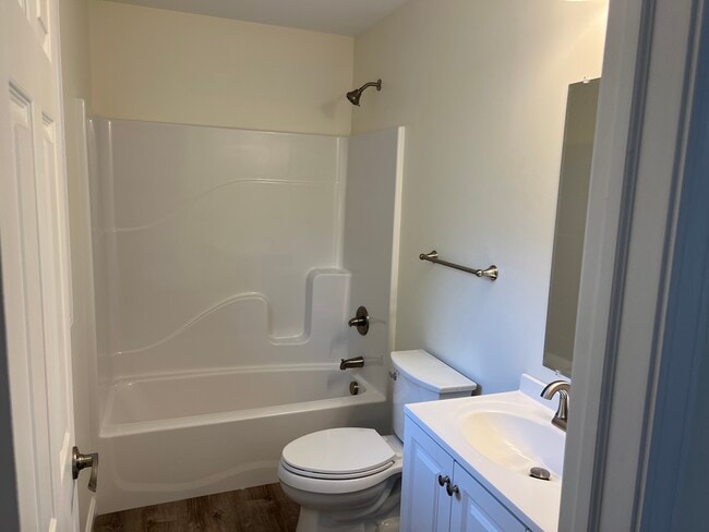 Photo - 5 Red Maple Ln