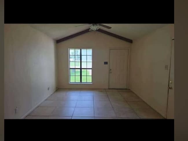 Photo - 143 S Gosnell St