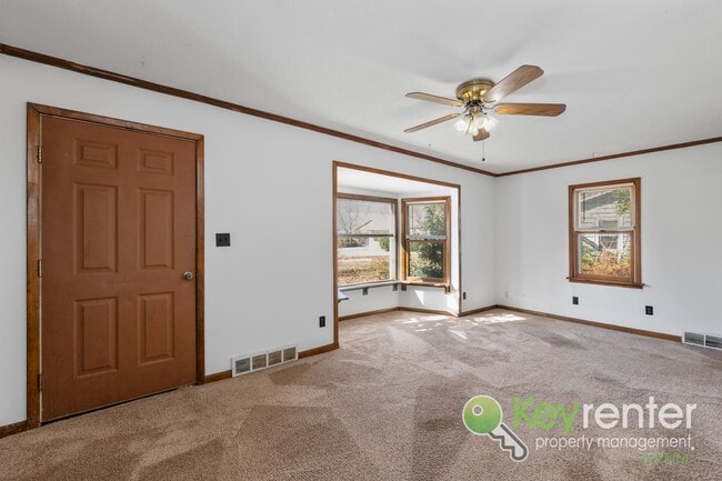 Photo - Cute 3 bedroom house near shopping, restaurants, and easy highway access!