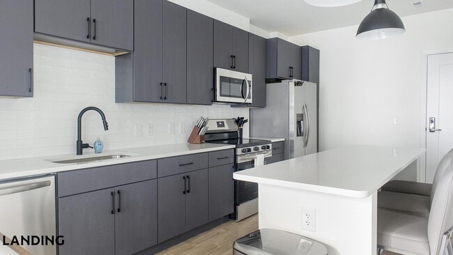 Photo - 1007 S Mint St Unidad 833