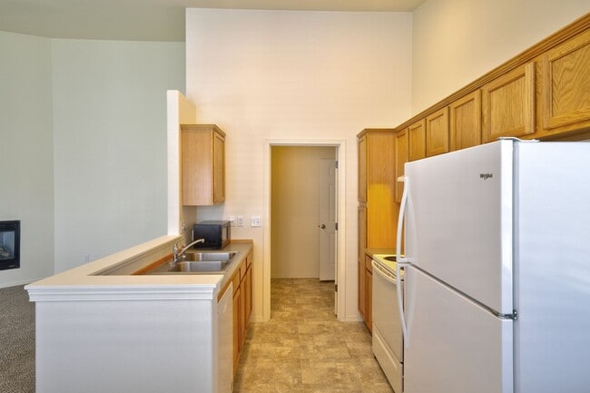 Photo - 882 NE Hidden Valley Dr