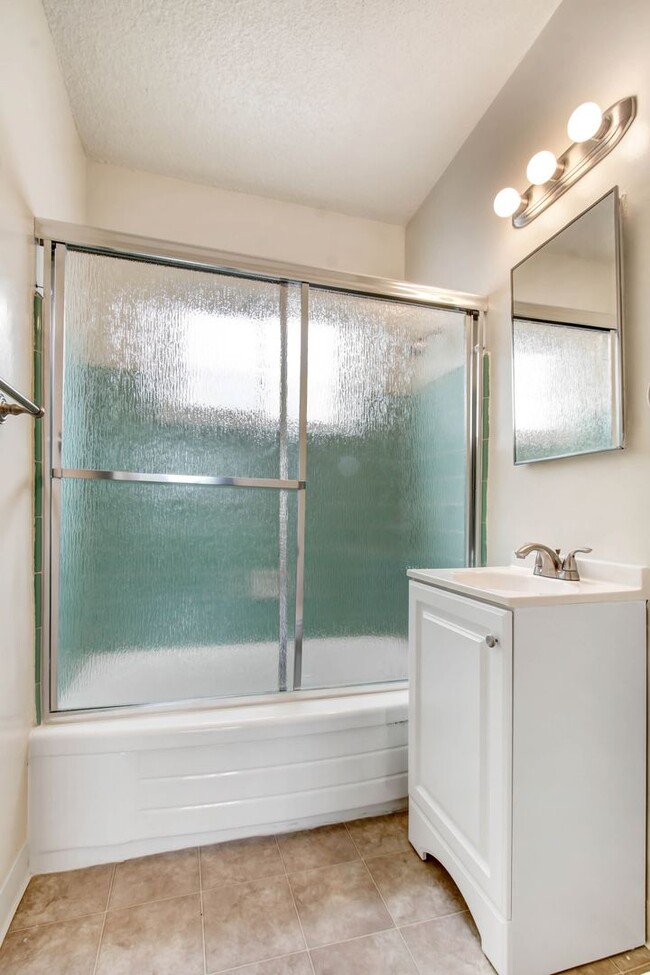 1010 Pico Blvd Unit 9