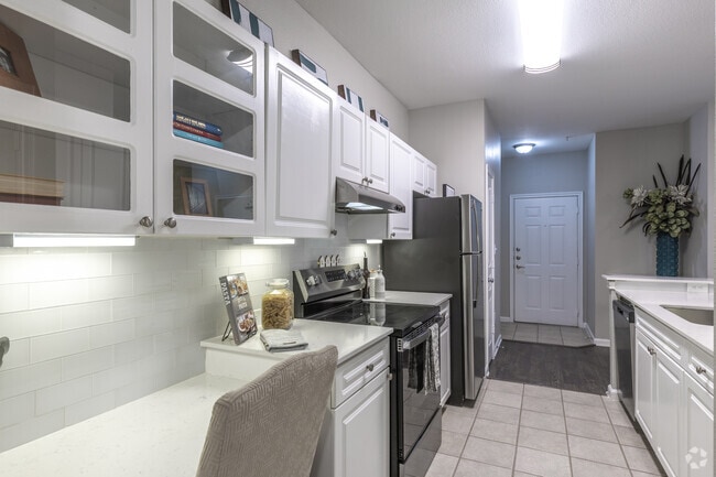 2BR, 2BA - 1,170SF - Kitchen - The Point At Deerfield Apartments
