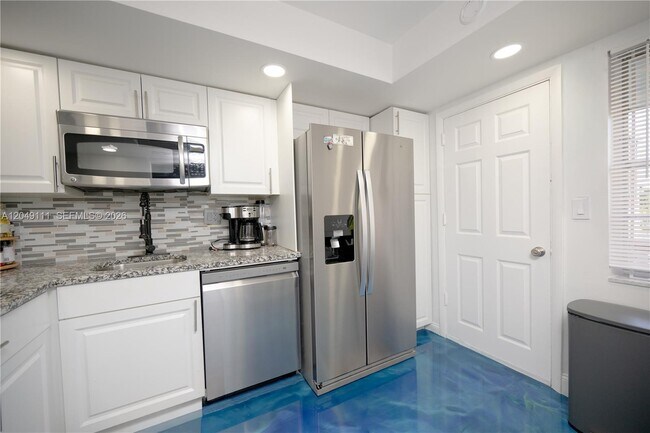 1551 NE Miami Gardens Dr Unit 225