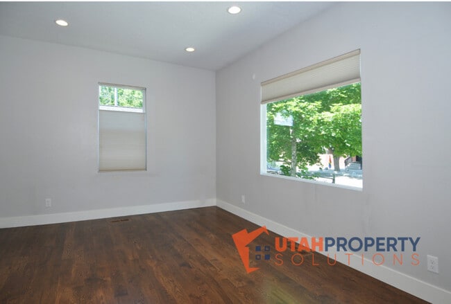 Photo - 330 E Sherman Ave