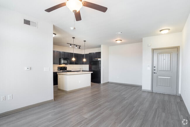 1BR, 1BA - 877SF - Living Room - The Commons at Hollyhock