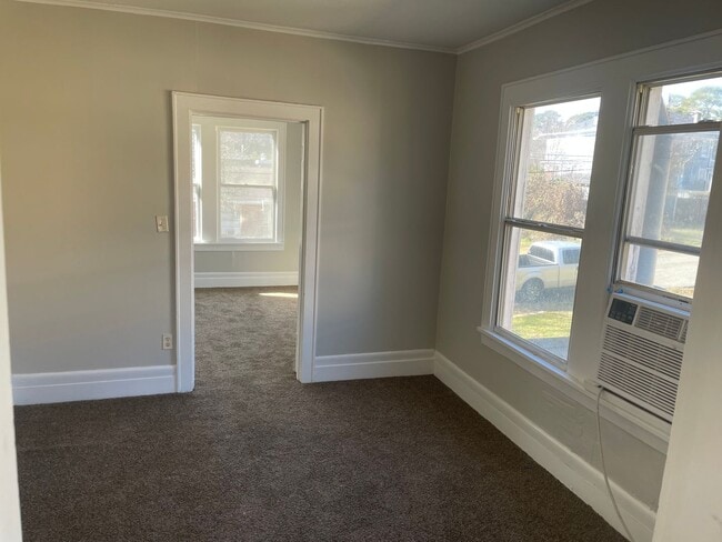 Photo - 264 Wyandotte St