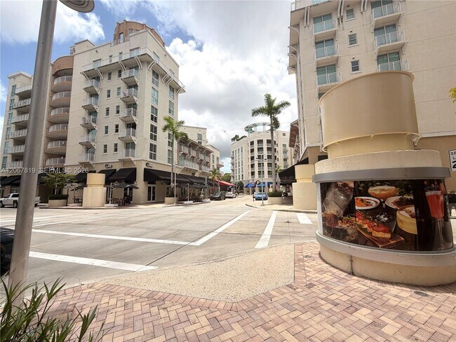 7290 SW 90th St Unit 207