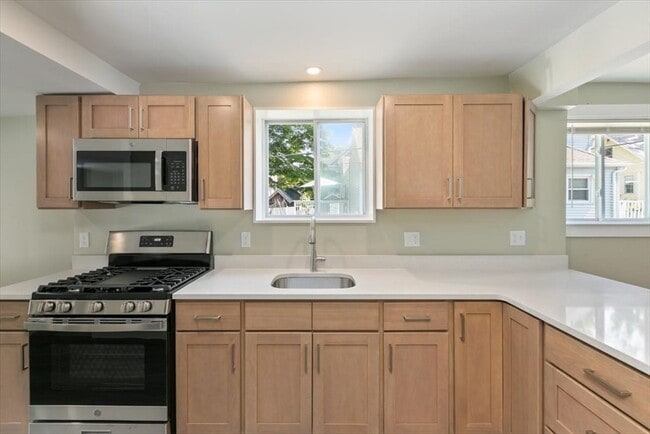 14-16 Bartlett Ave Unit 16