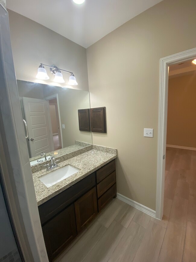 Photo - 1100 W La Pointe Ave Unit 3