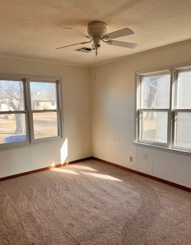 Photo - 2713 E Maine Ave