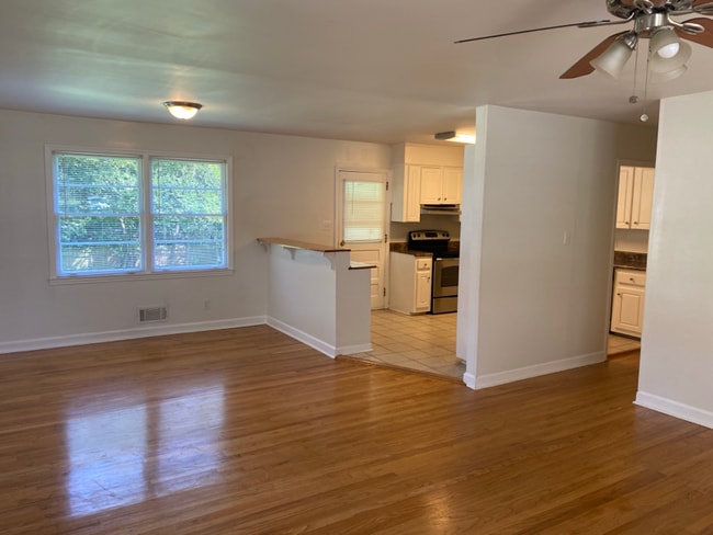 Photo - 1606 Winter St