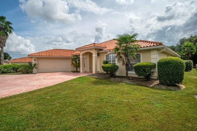 Building Photo - Vacation Home- Relax by the Pool