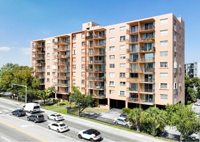 Building Photo - 1465 NE 123rd St Unit PH12 Rental