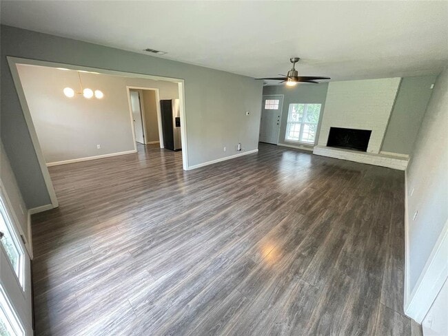 Photo - 8436 Jamestown Dr