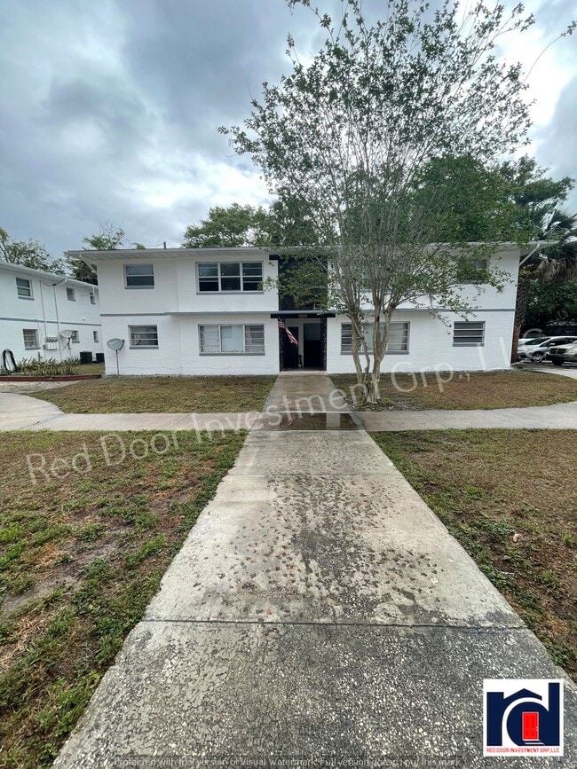 Building Photo - 2 Bedroom 1.5 Bath in the Heart of Downtow... Unit (320)1 Rental