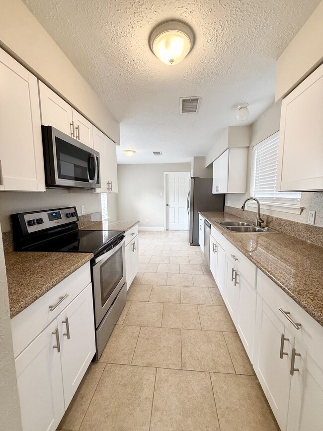 Photo - 16730 Frigate Dr