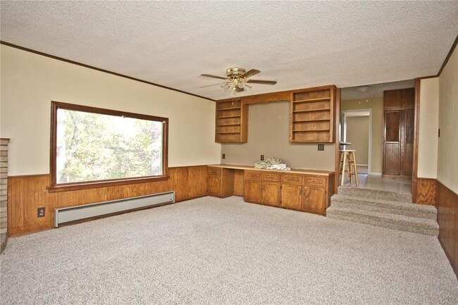 Photo - 33 Sheneman Dr