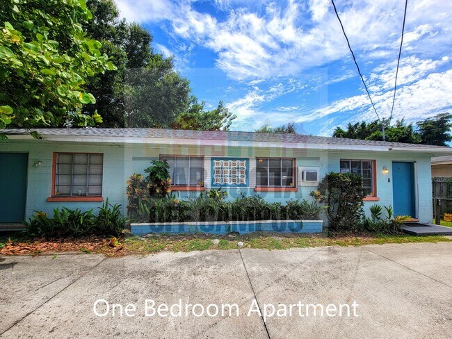 946 40th St Unit 946 Unit B Full Home