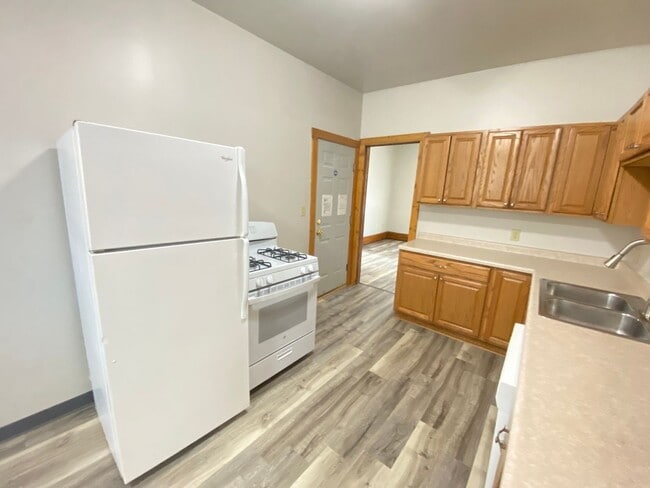 Building Photo - 2311 Olive St Unit Apt 1