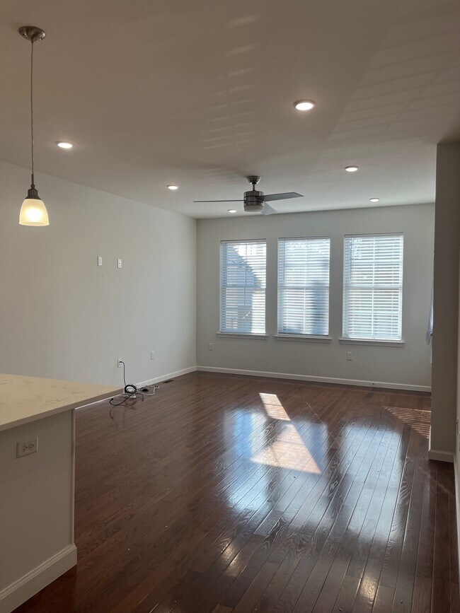 Photo - 93 Evergreen St