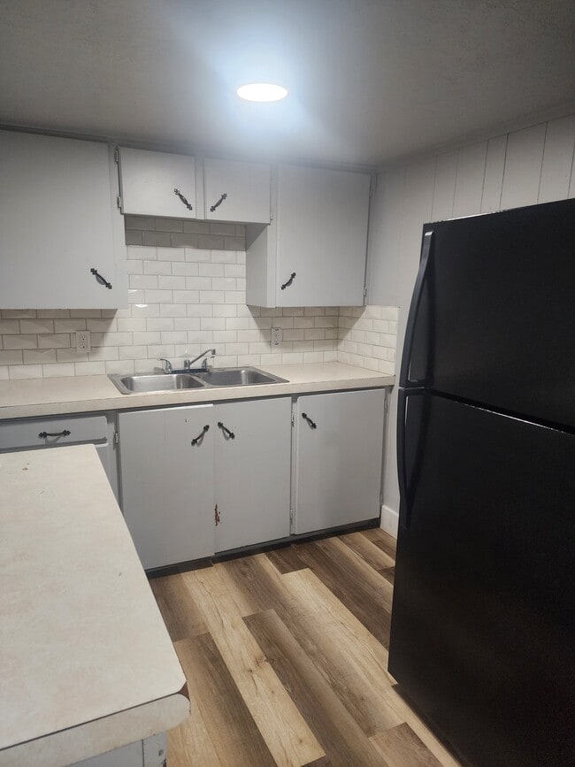 Photo - 111 W Locust Ave