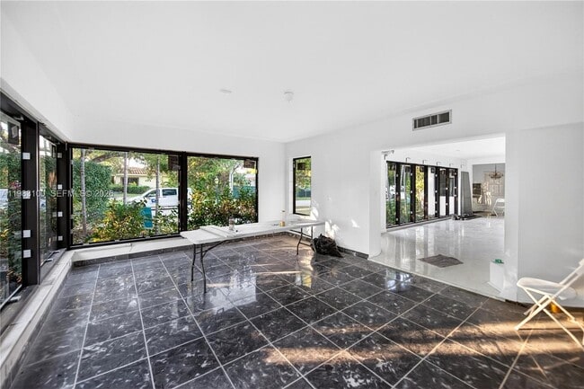 Photo - 1100 N Shore Dr