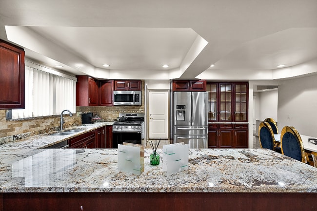 Photo - 35715 Maureen Dr