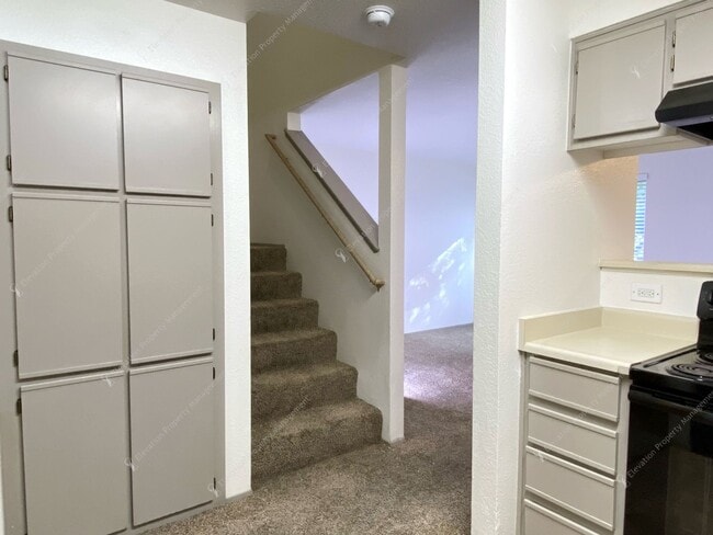 Photo - 2769 NE Mesa Ct Unidad 4