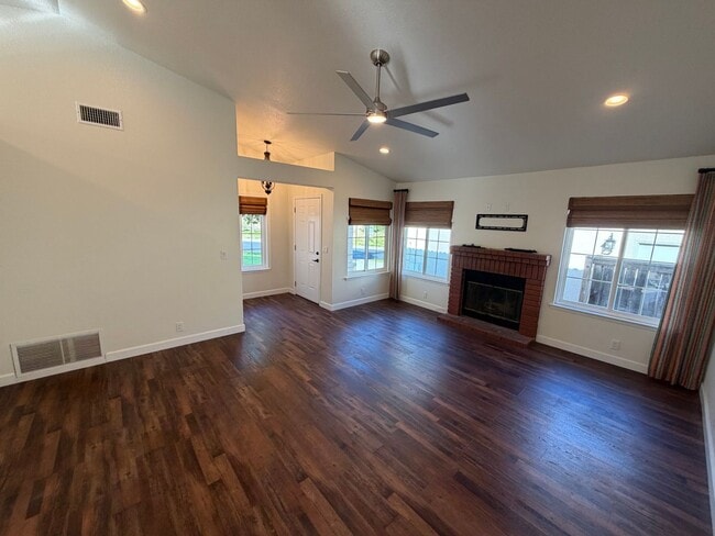 Photo - 4374 Woodmere Rd