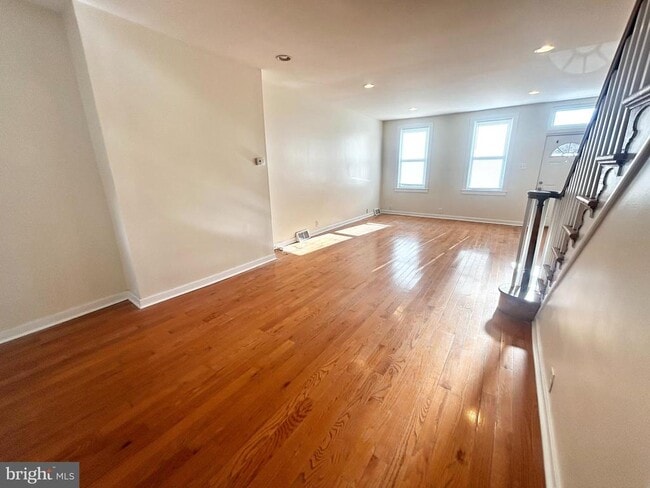 Photo - 2105 W Seybert St