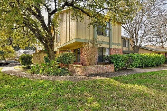 Photo - 900 W Village Ln