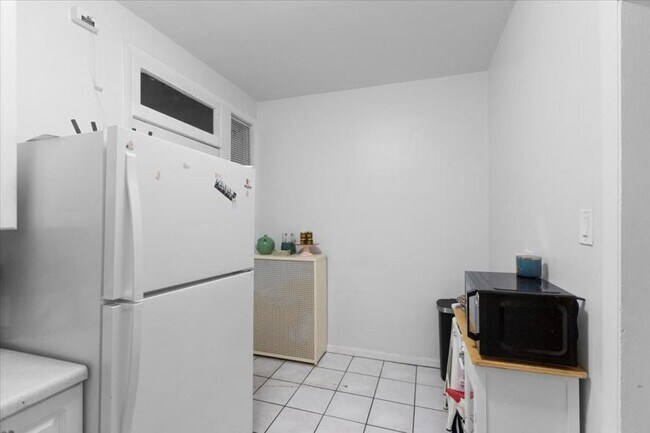Photo - 3 bedroom in Chicago IL 60660 Unit 3