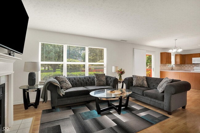 Photo - 5761 Cantigny Way S