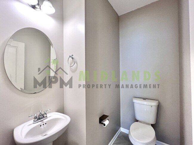 Photo - 464 Edenhall Dr