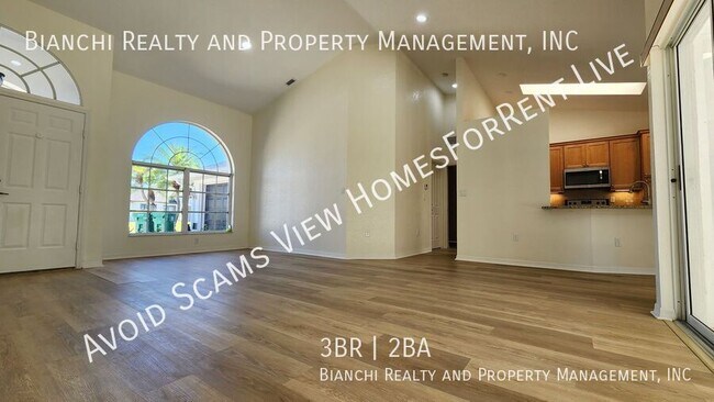 Photo - 692 Rotonda Cir