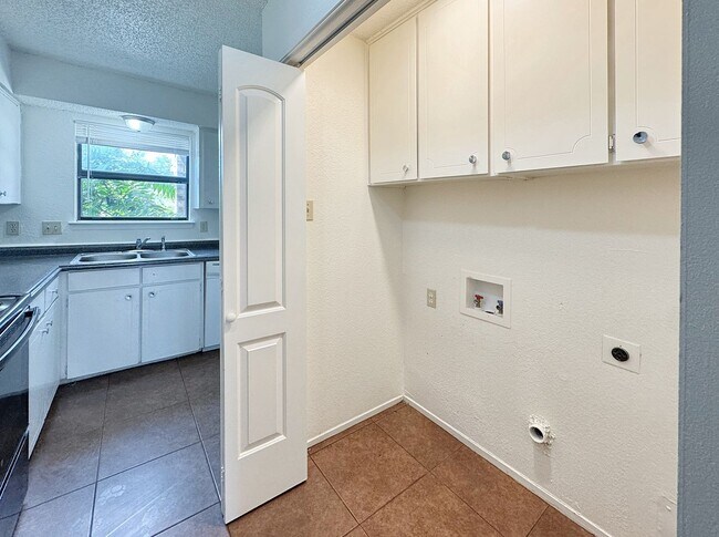 Photo - Bright & Stylish 2-Bedroom Retreat in a Prime Arlington Location