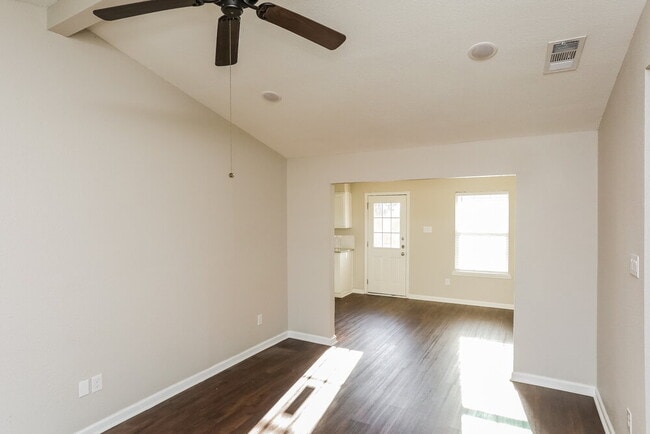 Photo - 808 Quinette Dr