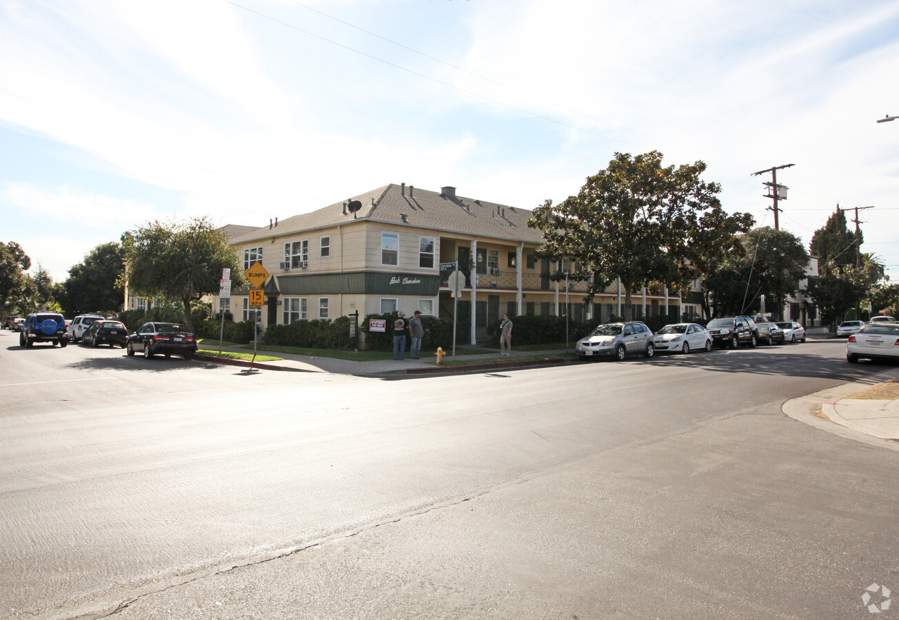 Park Cherokee Apartments - Park Cherokee Apartments