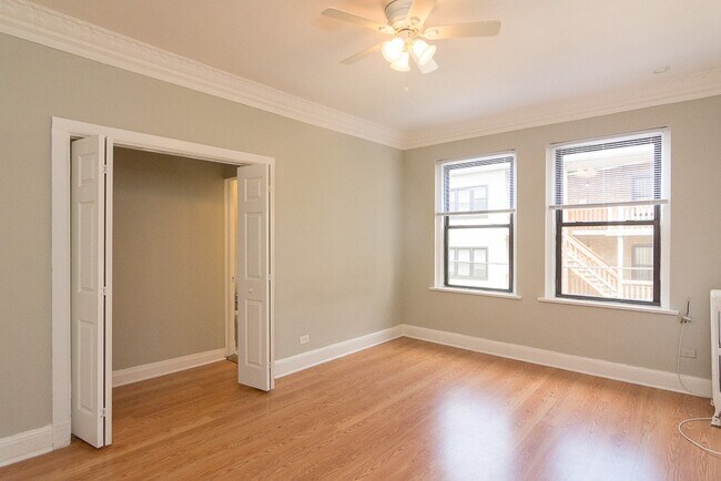 Photo - 3824 N Fremont Unit 213