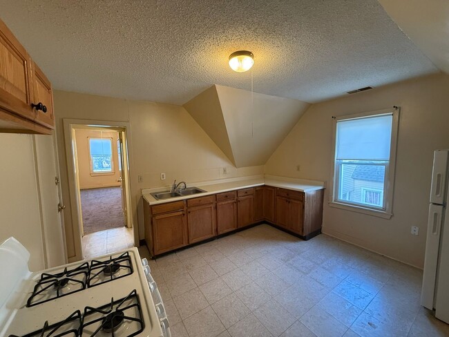 Photo - 60-62 Acushnet Ave. Unit 62 Acushnet Ave - 3rd Floor