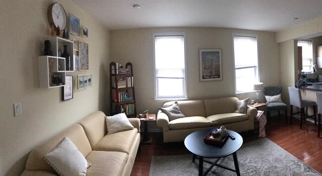 Photo - 2509 N Marshfield Ave Unidad 2 Front