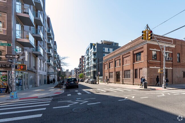 Neighborhood Context - 212 N 9th St