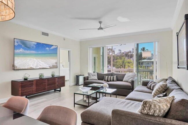 Photo - 862 Hudson Ave Unit 862