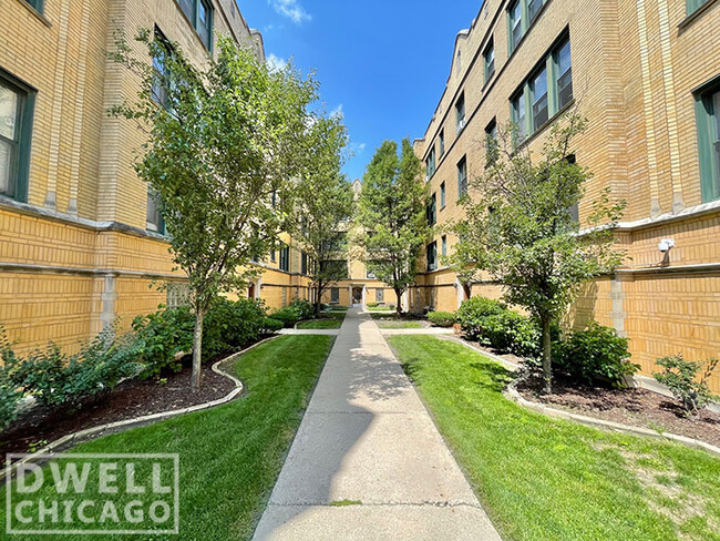 Photo - 2300 N Spaulding Ave Apartments