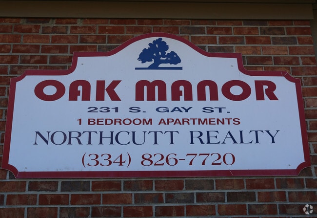 Photo - Oak Manor
