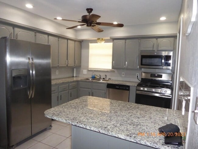 Photo - 1706 NW Gray Warr Pl